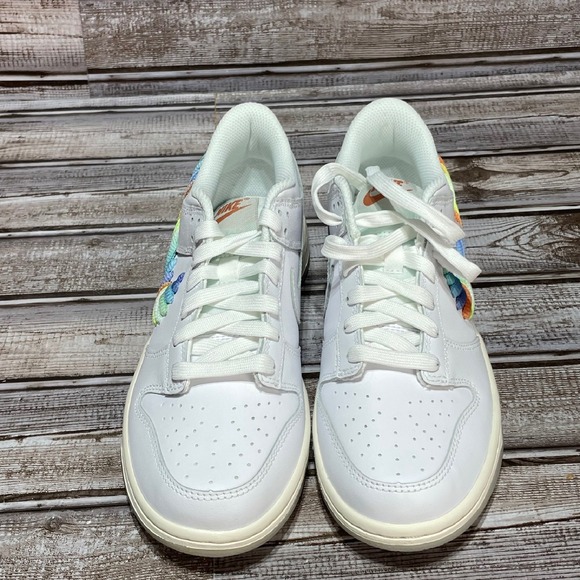 Nike NWT Dunk Low FN4861 Boys Size 5.5 - Picture 2 of 6